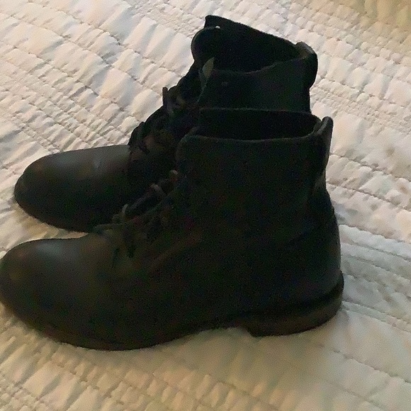 Black leather ankle boots - Picture 2 of 10